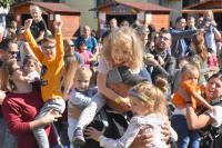 Hal a bográcsban és a szökőkútban - idén is ezreket vonzott a Tiszai Hal Napja